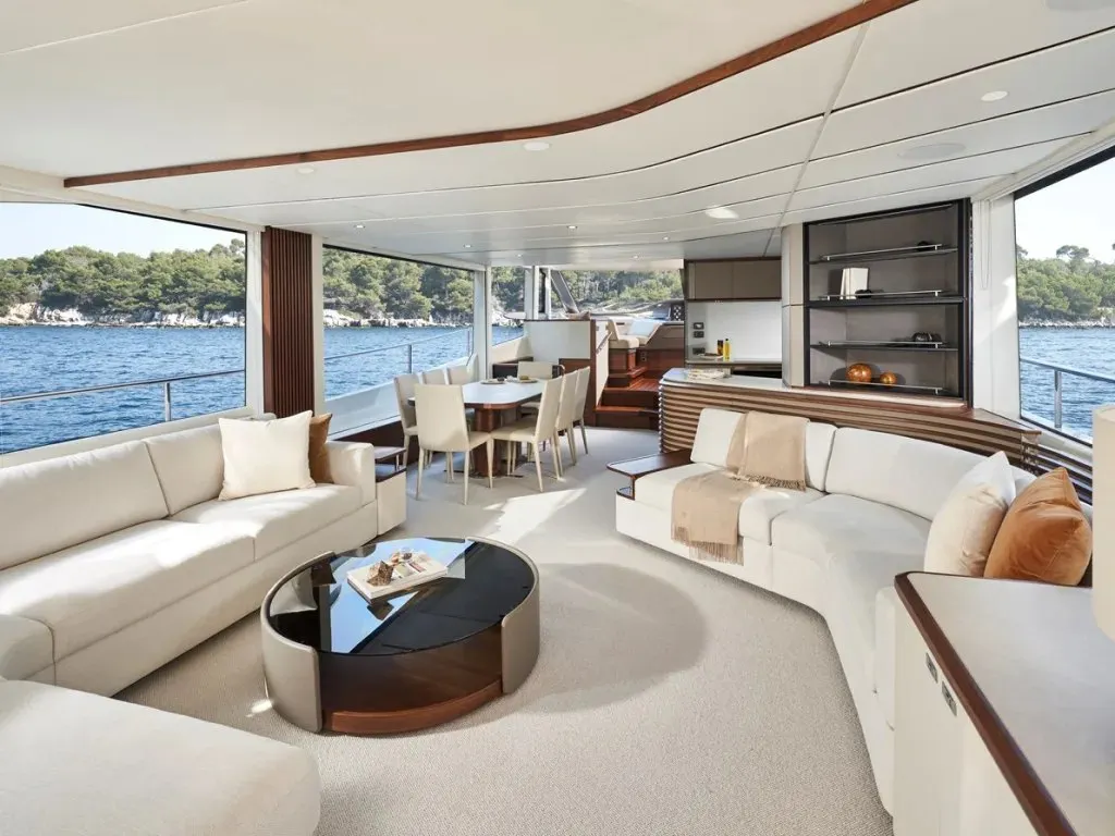 Princess Y80 — Exterior photo 15