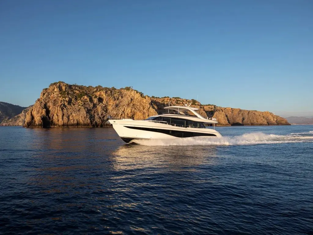 Princess Y80 — Exterior photo 2