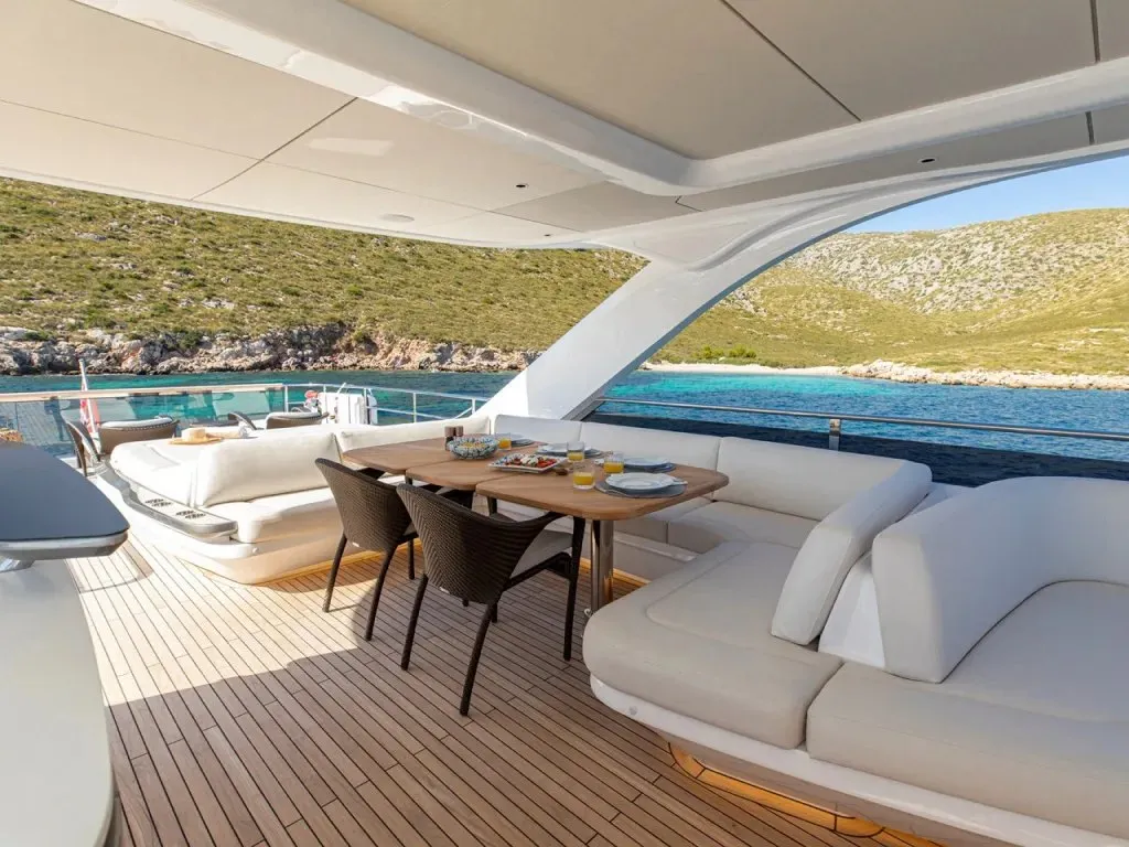 Princess Y80 — Exterior photo 26
