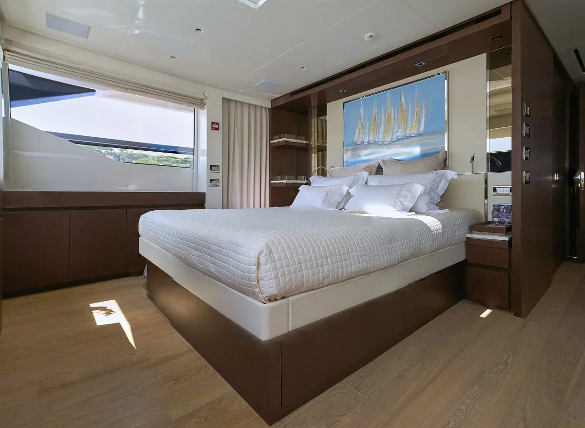 Sanlorenzo SL102A — Interior photo 2
