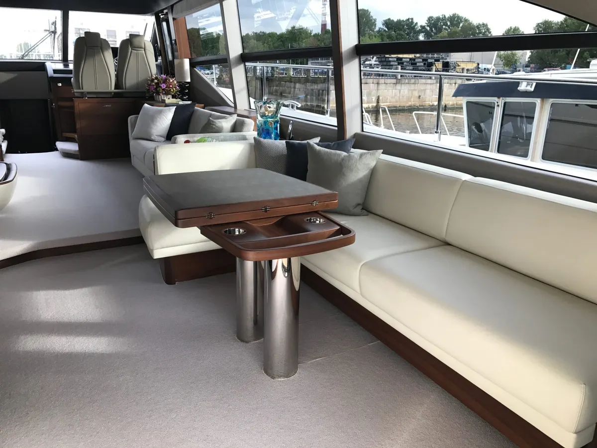 Princess F68 — Interior photo 6