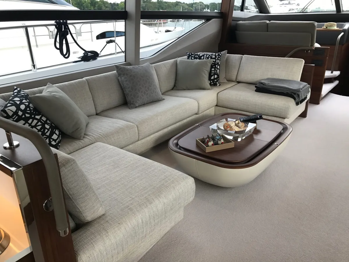 Princess F68 — Interior photo 7