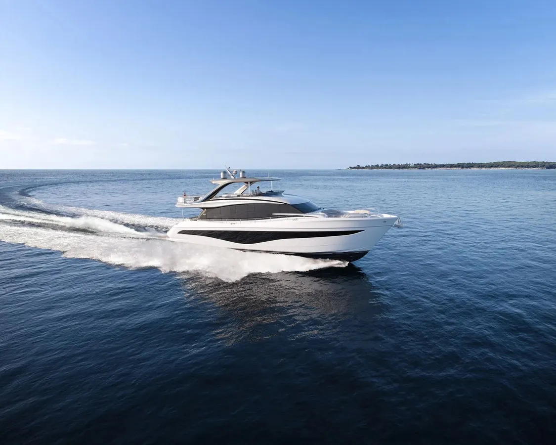 Princess Y95 — Exterior photo 11