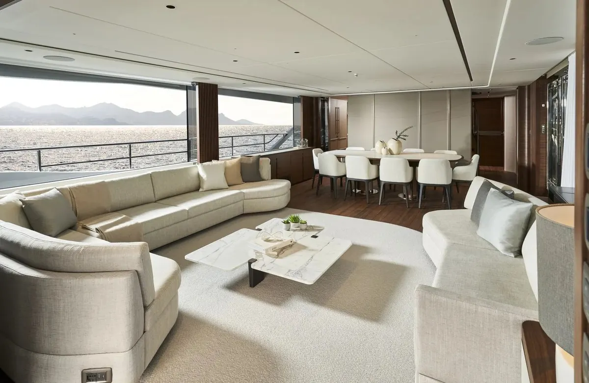 Princess Y95 — Exterior photo 15