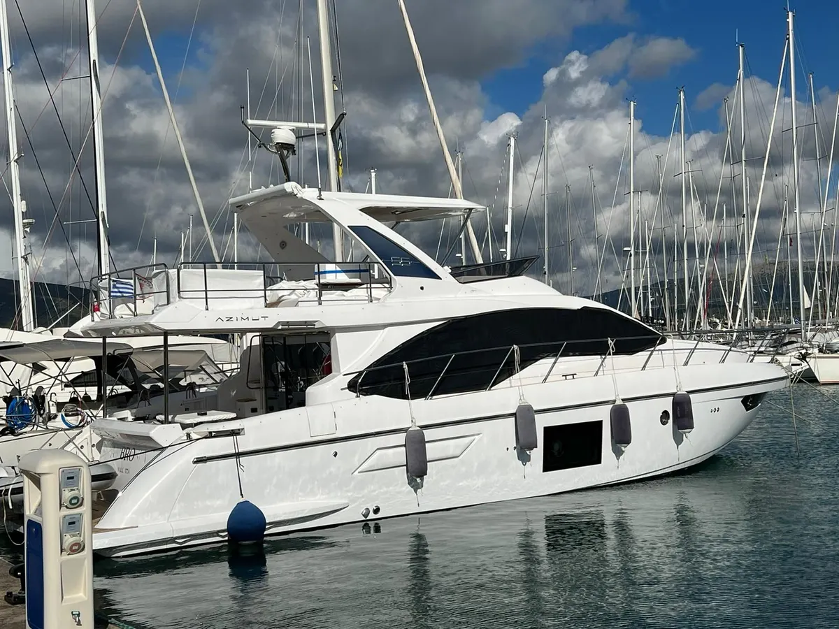 Azimut 55 — Exterior photo 2