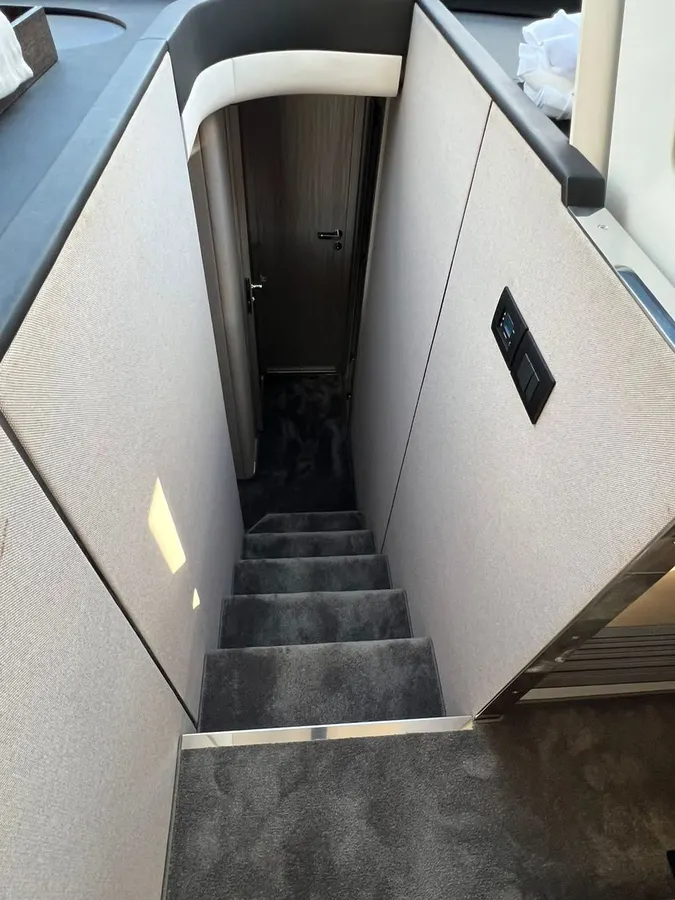 Azimut 55 — Interior photo 7