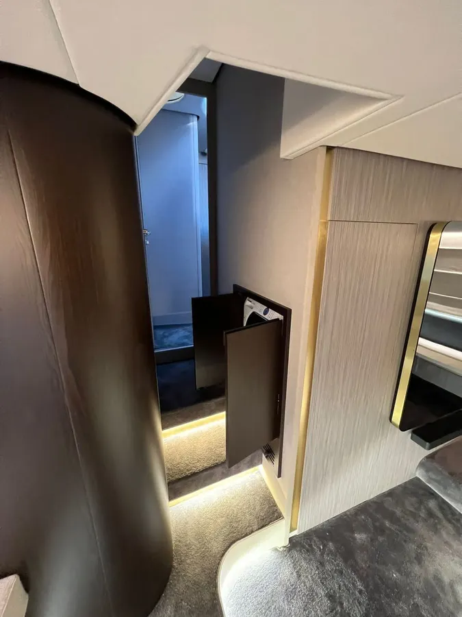 Azimut 55 — Interior photo 15
