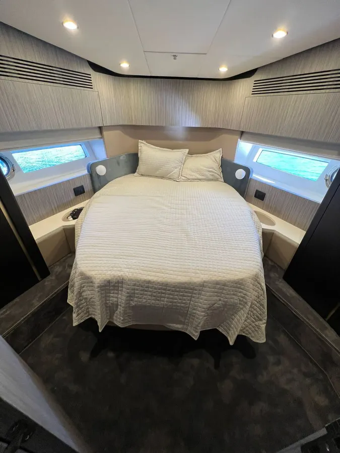 Azimut 55 — Interior photo 20