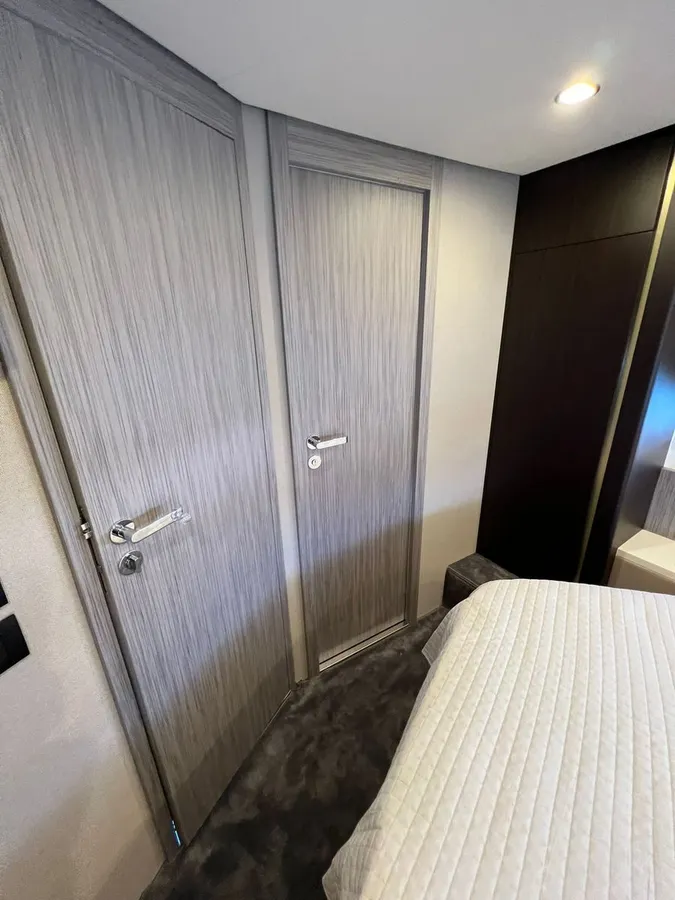 Azimut 55 — Interior photo 24
