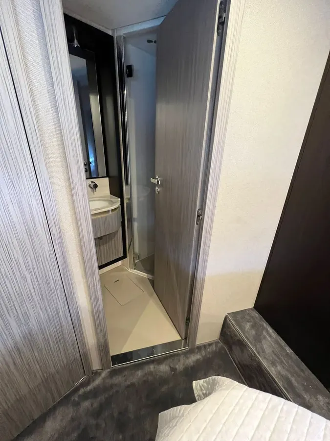 Azimut 55 — Interior photo 25