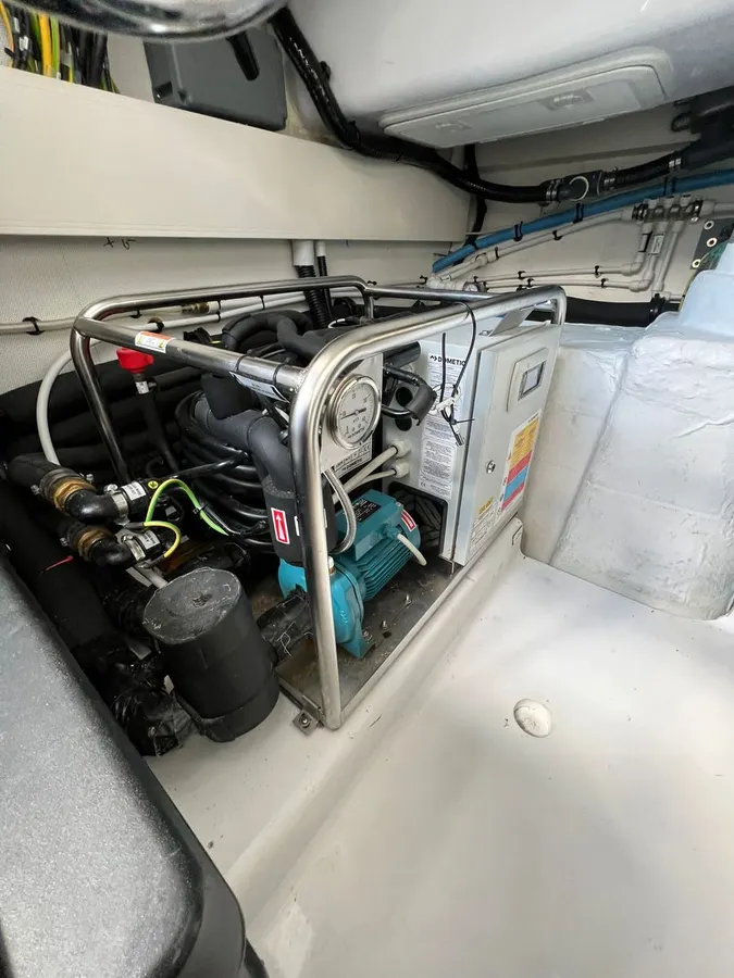 Azimut 55 — Interior photo 31