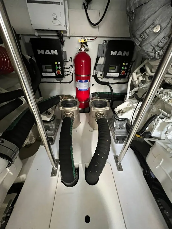 Azimut 55 — Interior photo 32