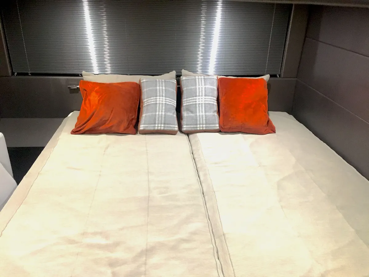 Sunseeker Portofino 40 — Interior photo 8