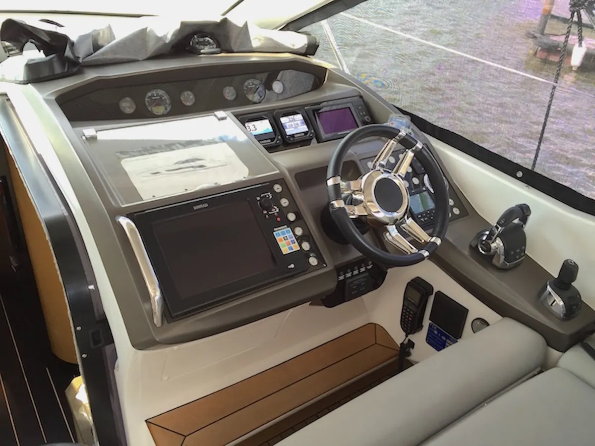 Sunseeker Portofino 40 — Interior photo 2
