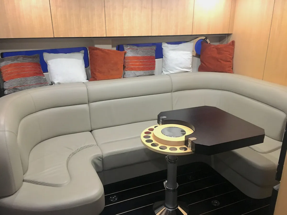 Sunseeker Portofino 40 — Interior photo 3