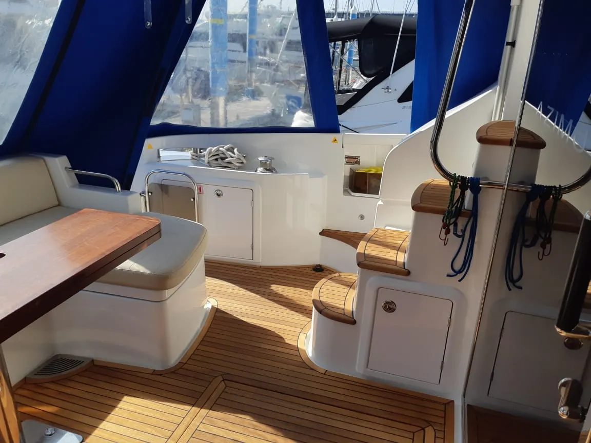 Azimut 54 — Interior photo 9