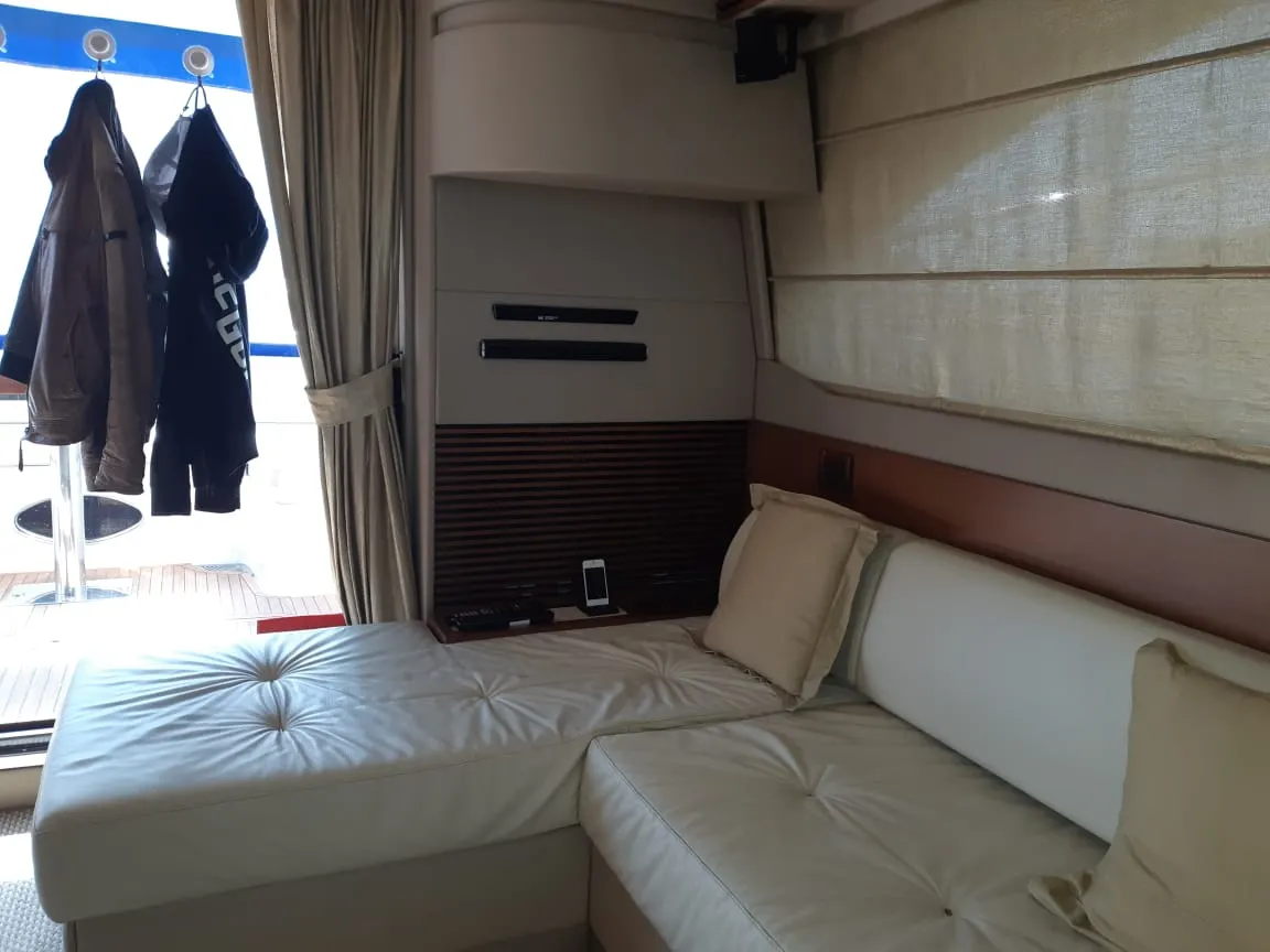 Azimut 54 — Interior photo 10