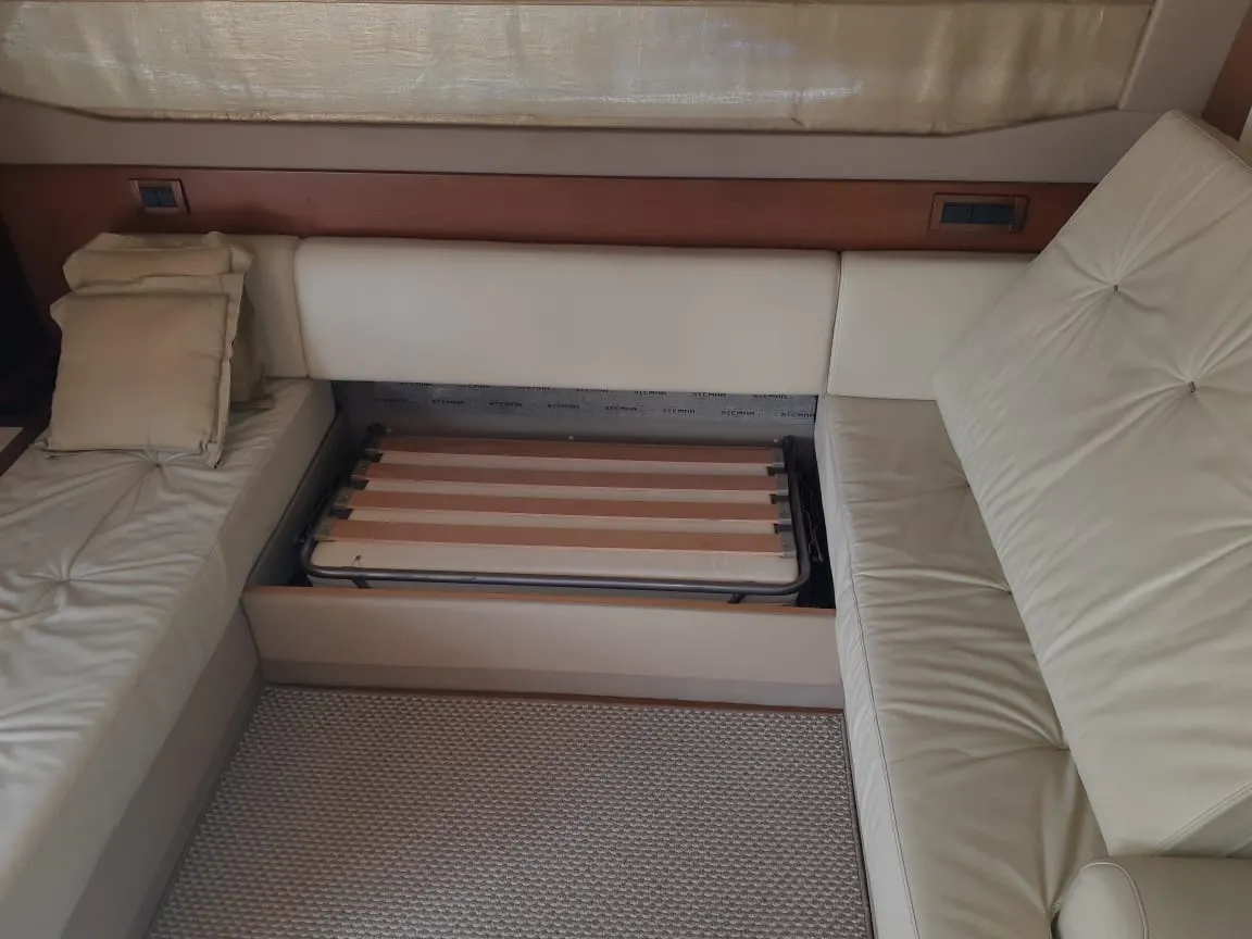 Azimut 54 — Interior photo 11
