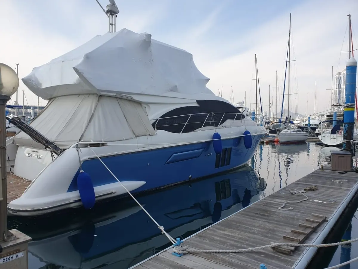 Azimut 54 — Exterior photo 2