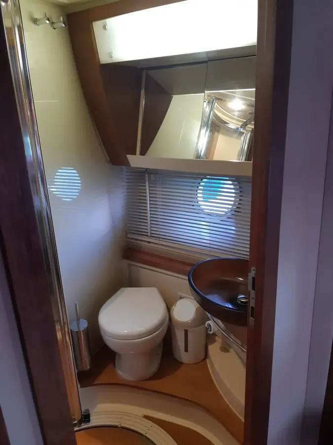 Azimut 54 — Interior photo 18