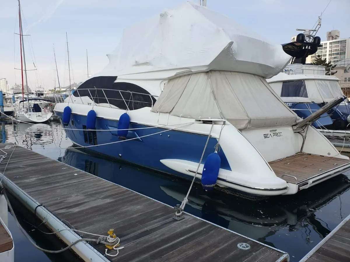 Azimut 54 — Exterior photo 5
