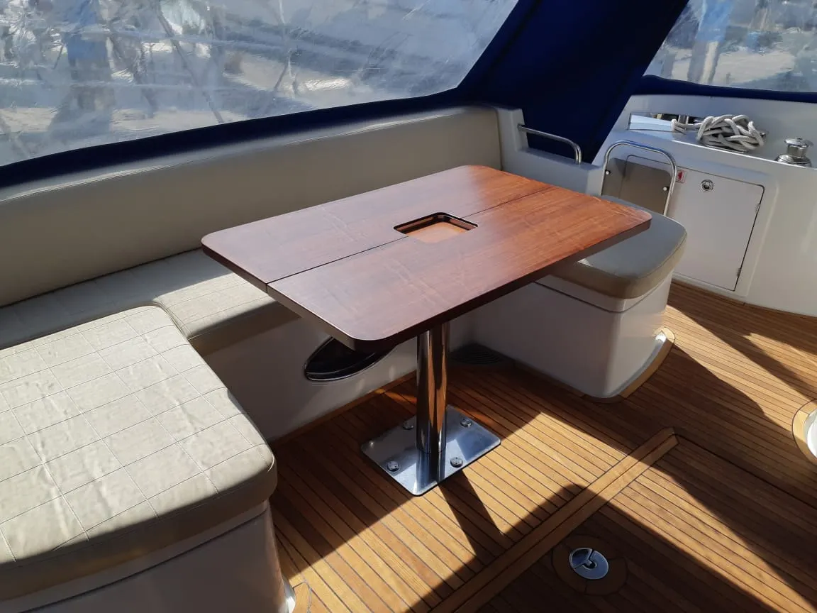Azimut 54 — Interior photo 1