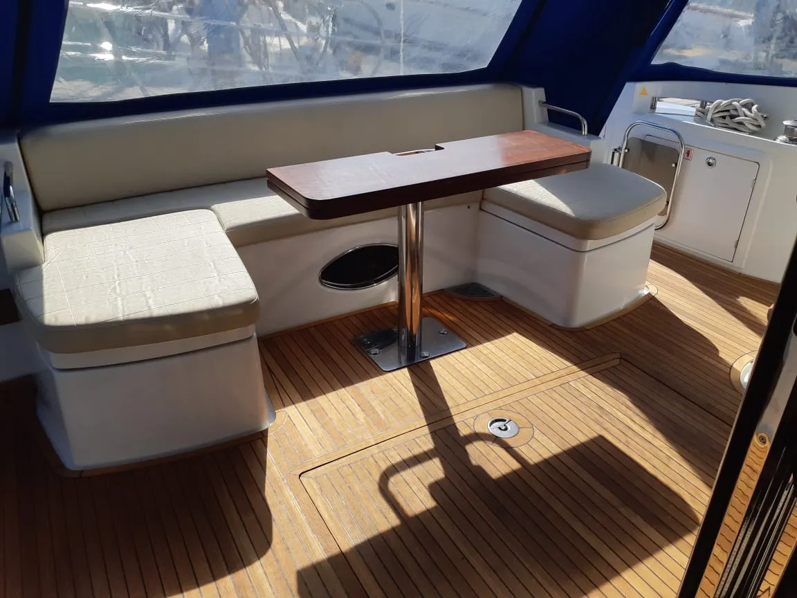 Azimut 54 — Interior photo 3